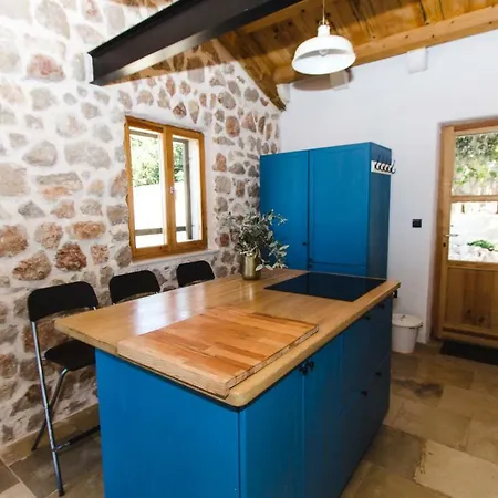 Apartment Komoda Kaprije
