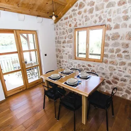 Apartment Komoda